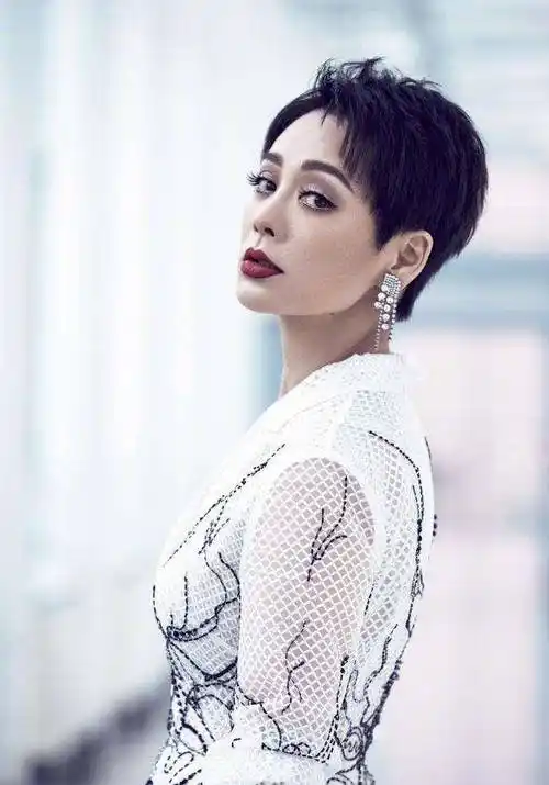 宁静再晒户口本:你可以怀疑我的性别,但不能污蔑我的国籍_网友_视频