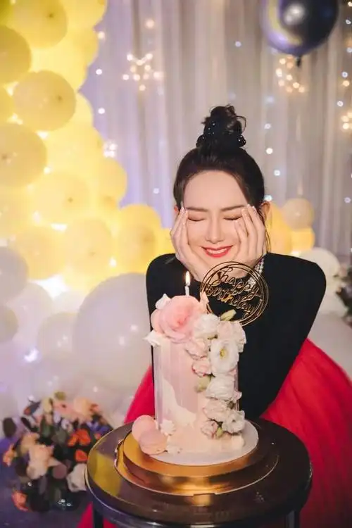 戚薇38岁生日,网友:祝大美女戚薇生日快乐