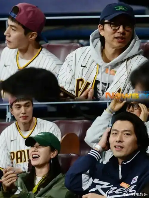 迫降实锤玄彬孙艺珍球场秀恩爱网友我也想打卡这浪漫场景