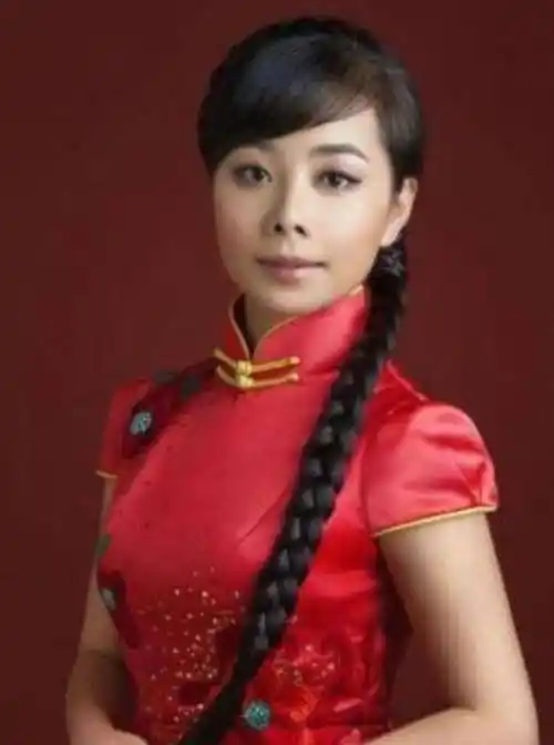 李飞是什么样的人,什么样的性格,王二妮当然心知肚明,所以当王二妮