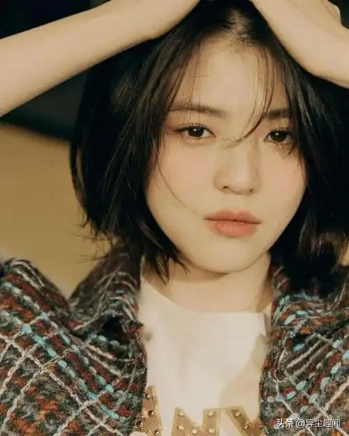 个性短发发型图片大全(盘点10位超适合短发的韩国女星,都是短发却又都