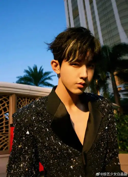 郭俊辰喜提两大桶山西老陈醋##山西粉丝送郭俊辰的醋也太大桶了