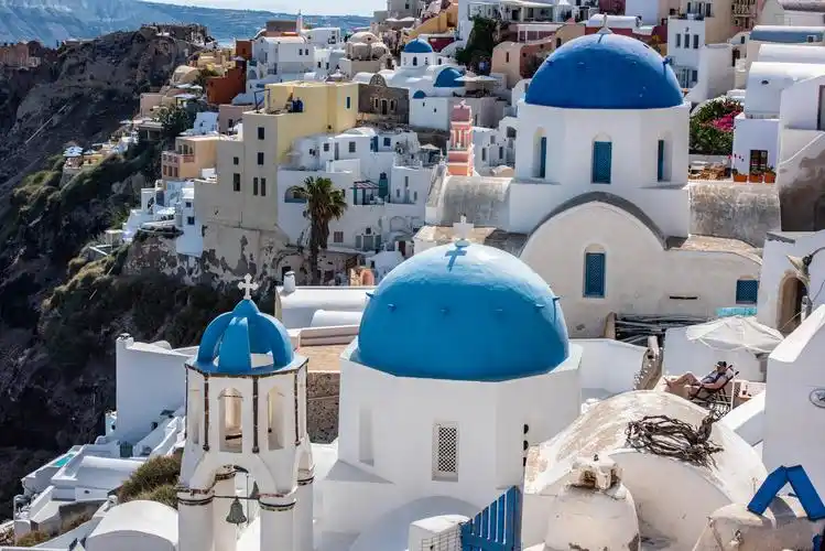 1/ 12 圣托里尼早已成为很多人此生必去目的地.