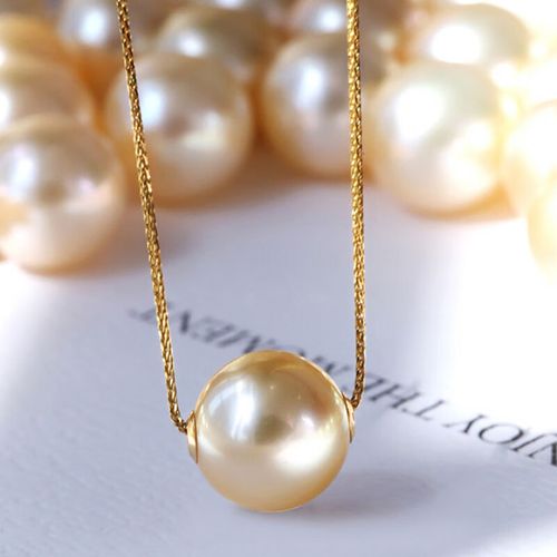 红遇珍珠项链年轻款温柔浅金色经典款路路通南洋金海水吊坠金锁骨链