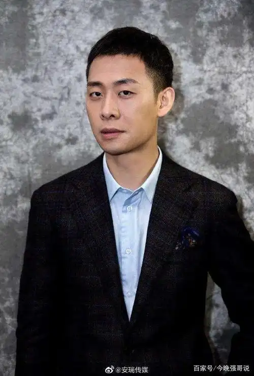 男星张译照片写真合集