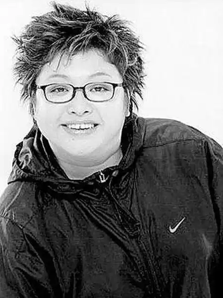 韩红自称年轻时是校花,本以为是开玩笑,看到18岁照片我相信了