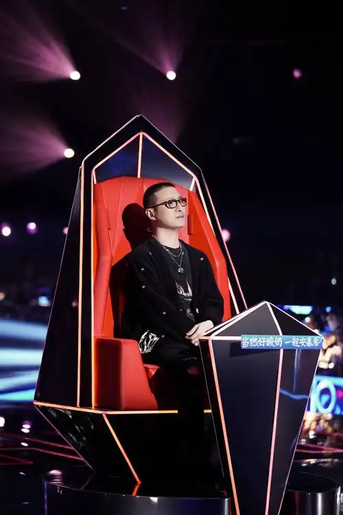 2021中国好声音董书含温暖声线治愈舞台时尚二度pk稳守席位