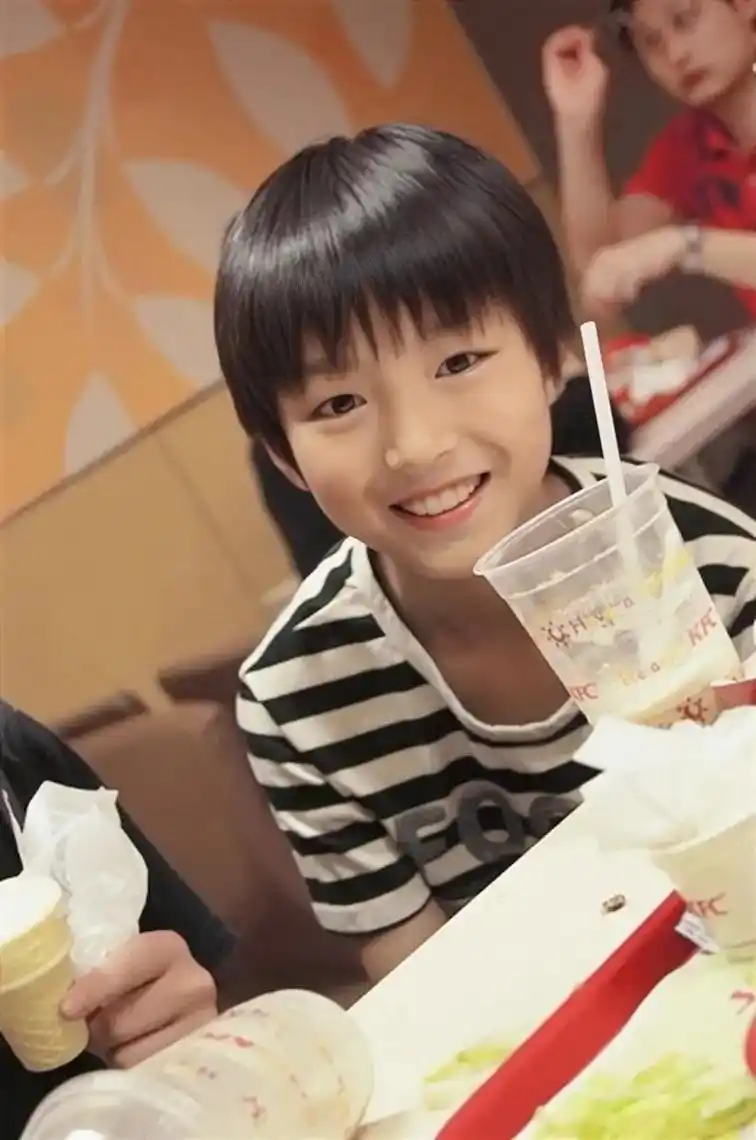 奶宝.宝宝小时候超级无敌可爱#王俊凯 #奶萌 #养成系 - 抖音