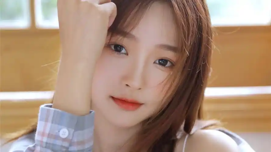 桌面壁纸 美女 生活写真 > 极品高颜值居家美女壁纸壁纸分辨率:(1920x