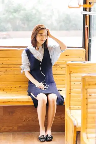 清纯美女素颜短发小清新文艺范写真