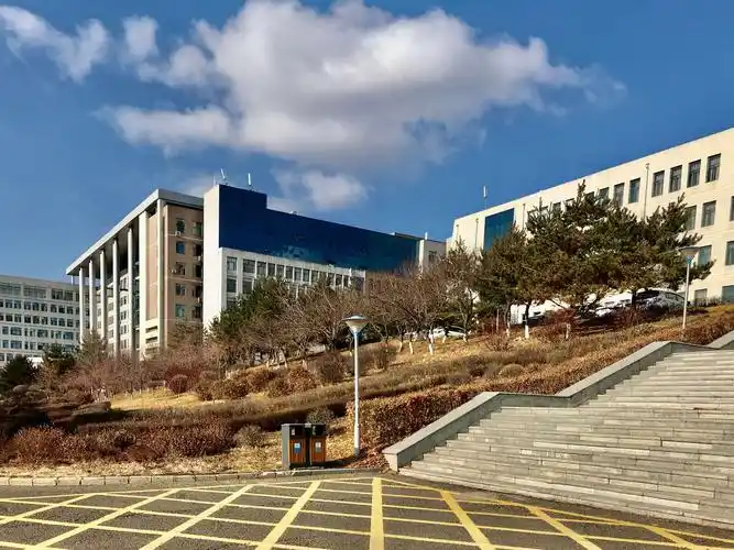 校园景色美,青春多美好