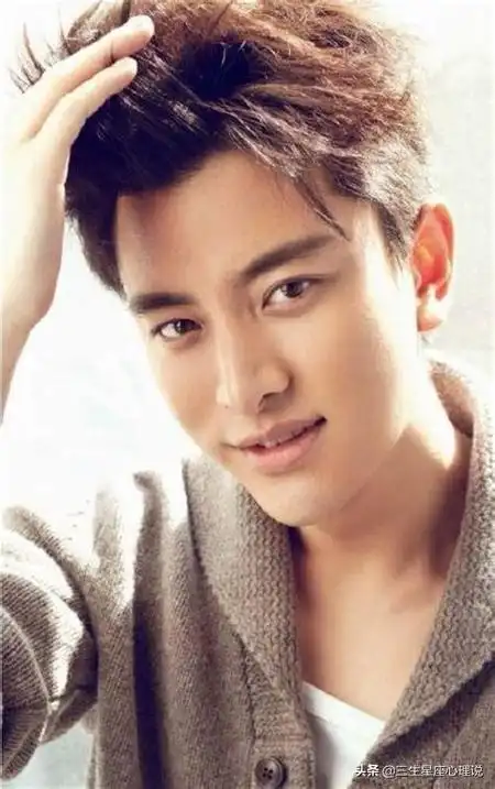 单从星座的角度,容易产生高颜值的星座是天秤座和双鱼座!