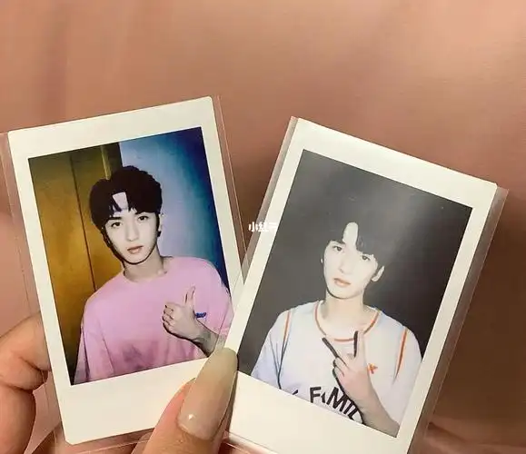 严浩翔运动会拍立得