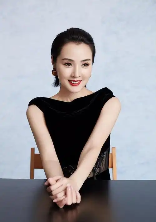 她是娱乐圈"最干净"的女演员,0绯闻,50岁仍是观众心中女神