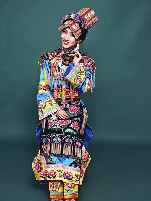 热们泽姐姐太美了7315#少数民族  #民族服饰