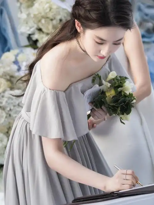 我不允许有人没看过刘亦菲的最美伴娘照