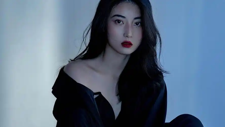 性感撩人的高冷气质美女