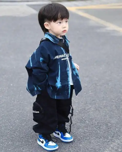 最帅气的三种小男孩发型