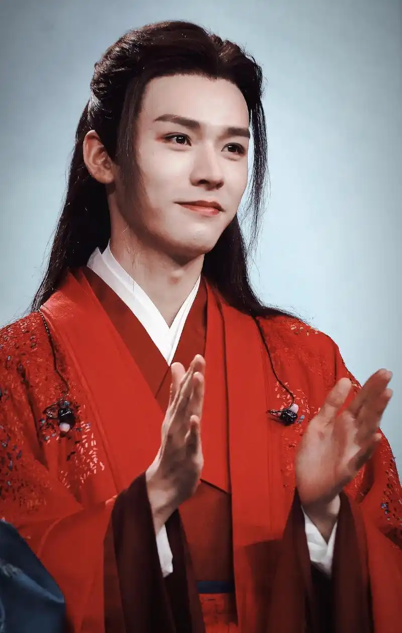 龚俊红衣温客行图片:绝美顶美怎么看都美