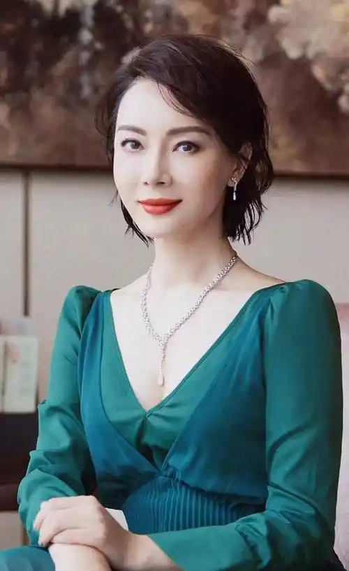 作为旗袍皇后的陈数,她的哪一个造型最惊艳你?_角色_气质_优势