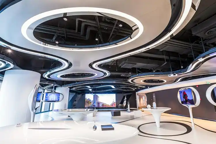 走进丽泽soho第31层5g实验室