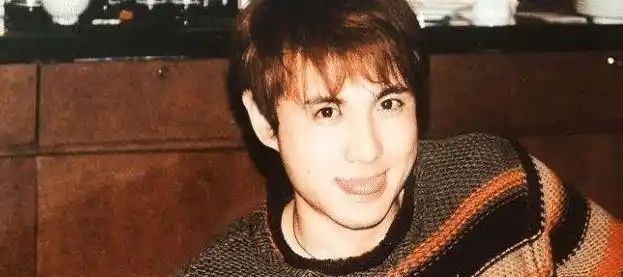 沈腾说自己是校草原本不信看到20岁旧照后还以为是钢铁侠