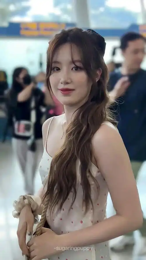 logo 白白嫩嫩看起来很好抱的亚子__财经头条