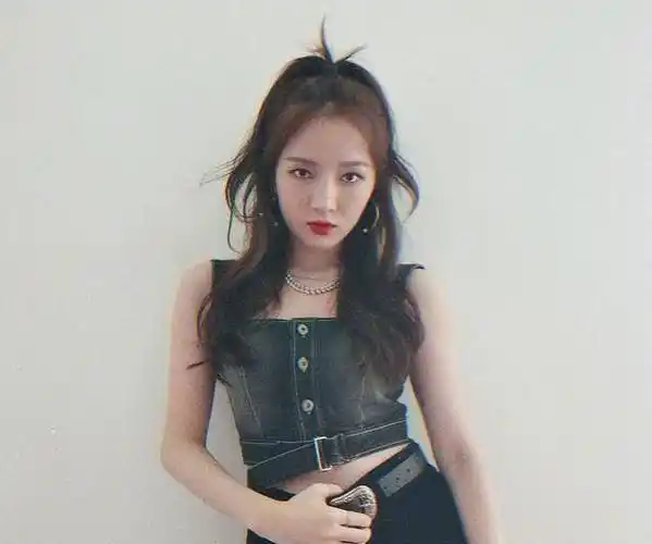 孟佳王霏霏amber同框,引发女团回忆杀,可惜雪莉不在了?