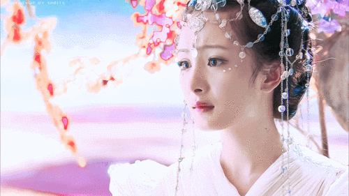 《神雕侠侣》里,刘亦菲的颜值确实很高,杨幂的郭襄也是灵气满满,让