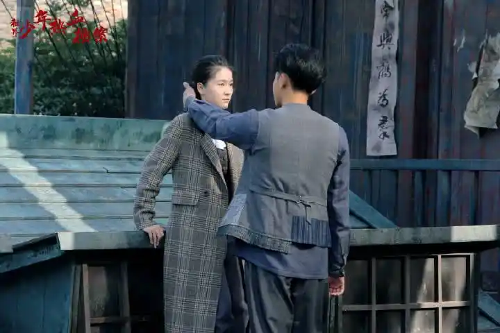 张雪迎黄子韬热吻照片曝光,网友:羡慕她一部戏"勾搭"一个男神