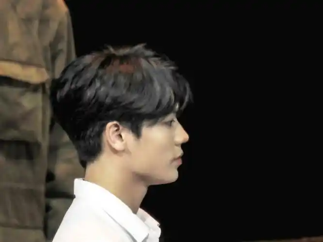 侧脸合集再好看的光也不及你的万分之一#林彦俊遇见林格##林彦俊0824