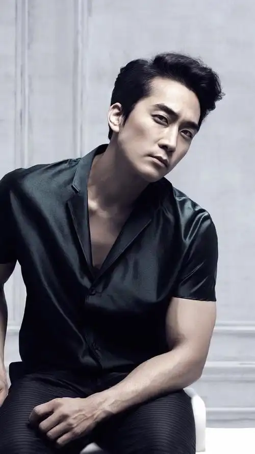 大家都觉得在气质和颜值上刘亦菲都比不上宋承宪的新女友