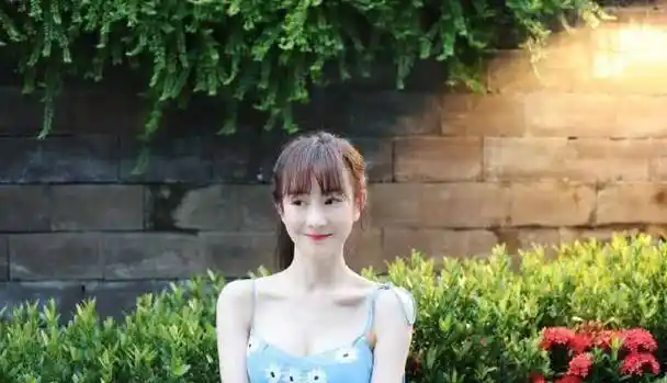 张檬晒男友视觉美照秀恩爱,夸赞小五不开美颜也能照亮她的美_镜头