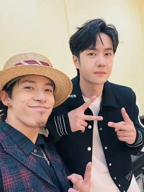 新年合照王一博新年快乐