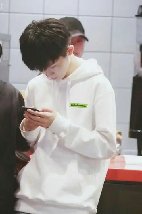 时代少年团马嘉祺同款潮牌衣服卫衣男女薄款外套连帽衫秋冬款周边白色