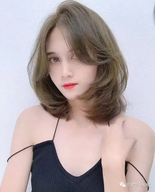 2021最新流行不长不短发型