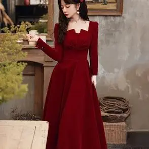 结婚衣服平时可穿酒红色敬酒服新娘秋季订婚回门晚礼服裙可穿新款