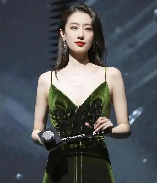 "成也贾玲,败也贾玲",昙花一现的张小斐认清现实了吗?