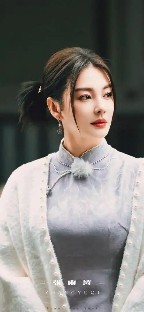 张雨绮民国氛围感美照太养眼了