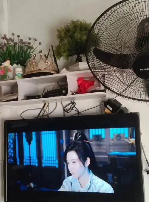 在家洗洗衣服,坐着喝喝茶,追追剧又半天过去了!#为舒适而生  - 抖音