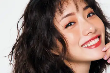 脸大的女人,剪这种"发型",显得"脸小"!让你更有女人味