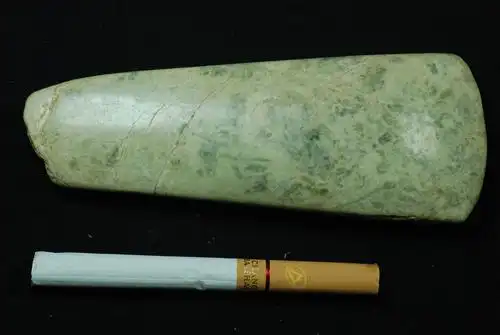 有点鸡骨白的玉斧 - 红山文化 论坛 - 红山文化,任南红山文化官网