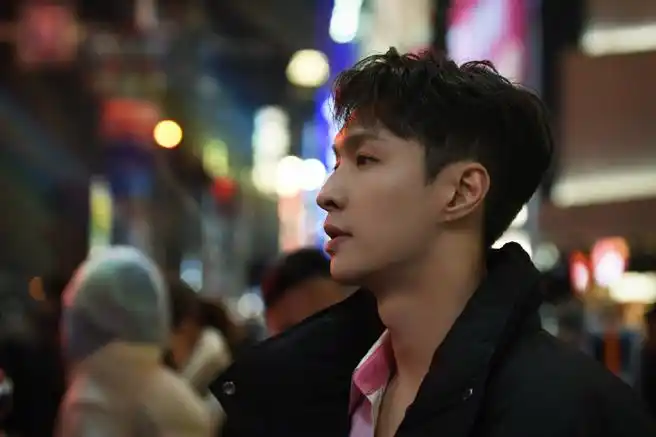 240209|工作室更新张艺兴图片 6p十二一轮回,出道十二年,长沙伢子又