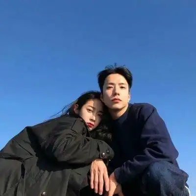 低调拥有成熟气质的新款情侣头像 简单轻熟风情侣微信头像2022_情侣