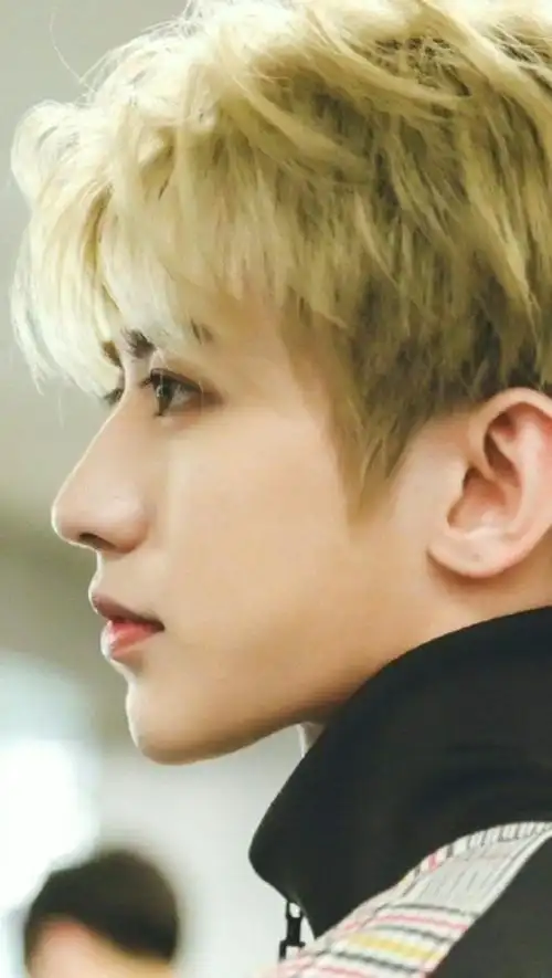 有一种完美叫做蔡徐坤的侧颜