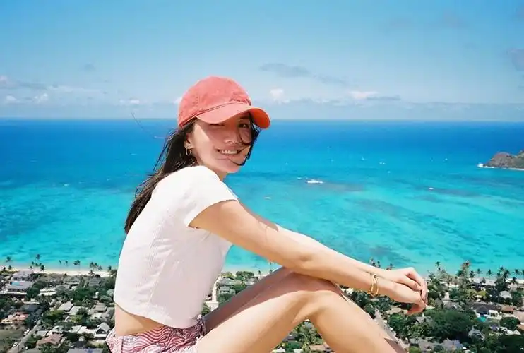 待嫁豪门!港媒曝吴千语搬入3000万爱巢,内景布置很温馨