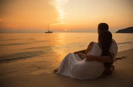 日出时的沙滩图片