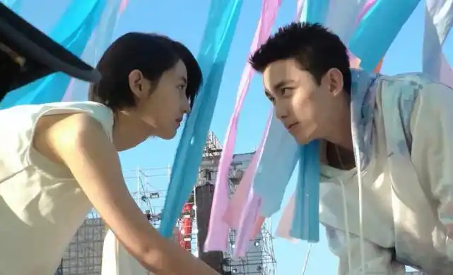 原创吴磊张子枫拍摄花絮曝光cp感爆棚考虑早熟网友态度360度反转