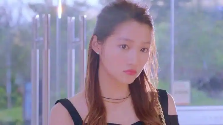 甜蜜暴击:鹿晗被房东赶走,关晓彤还不知情,这对要虐了