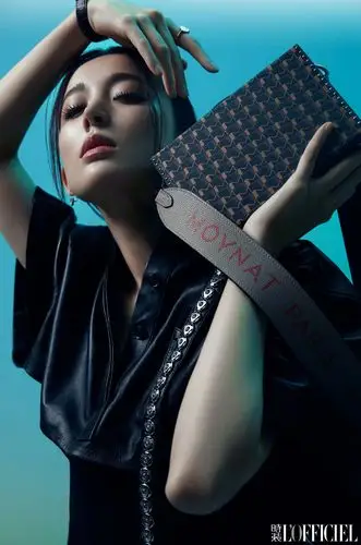 杂志古力娜扎出镜时装五月刊封面